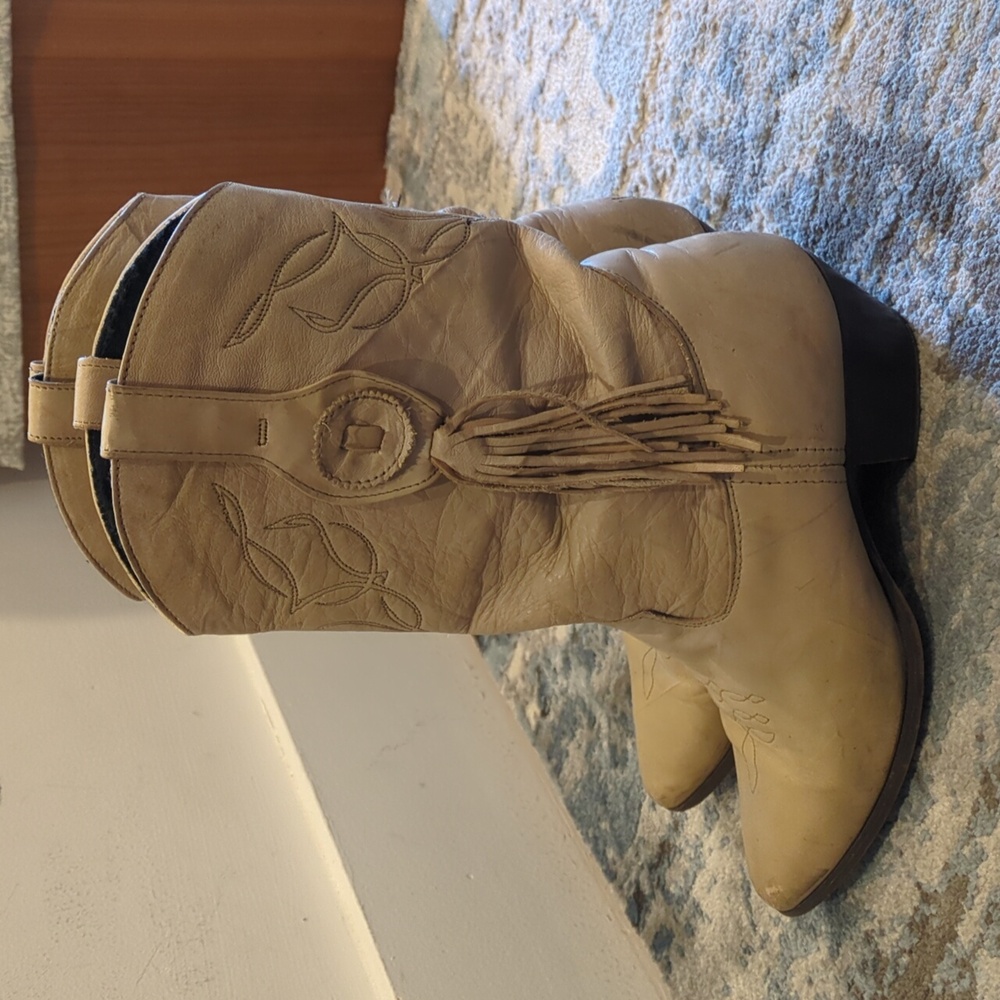 Laredo cream fringe boots, size 8.5
